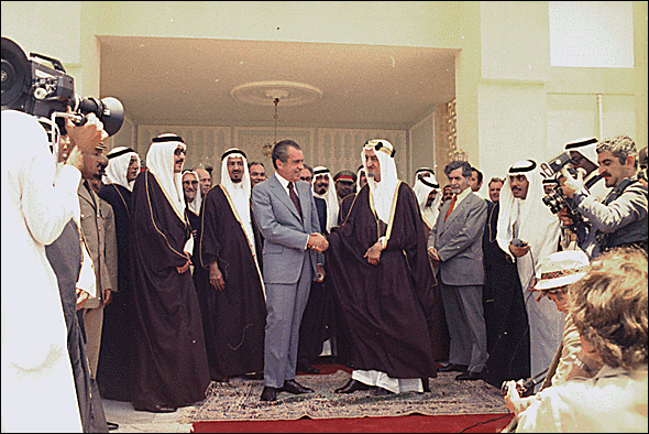 20120711-Nixon_King_Faisal__following_talks_at_Riasa_Palace 07-15-1974.gif